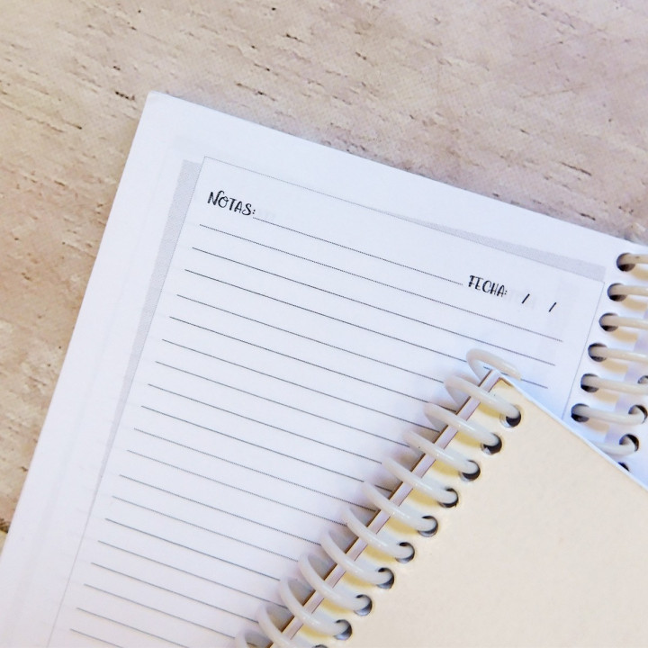 AGENDA  PERPETUA TAMAÑO A6 B&N Sublimable
