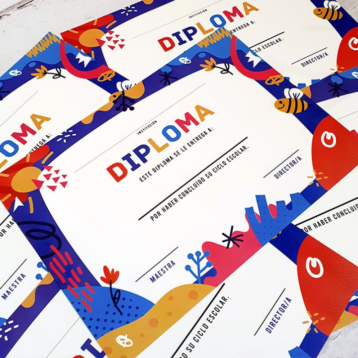 MEDALLA,DIPLOMA Y CINTA Egresaditos