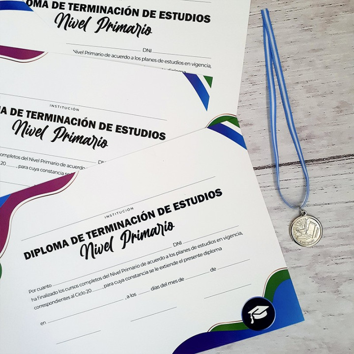 DIPLOMA-MEDALLA Y CINTA Egresados