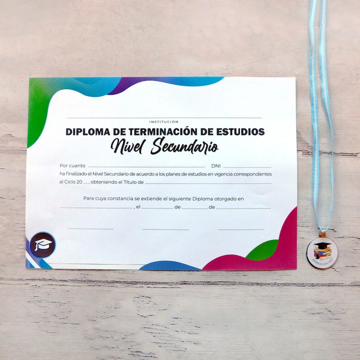 DIPLOMA-MEDALLA 2025 CON VINILO Y CINTA Egresados