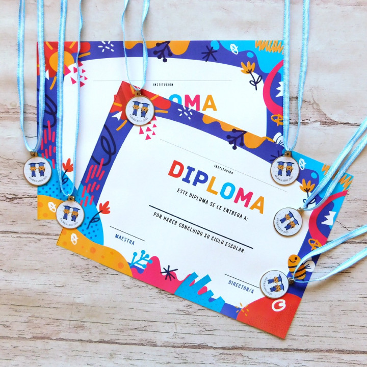 DIPLOMA-MEDALLA CON VINILO Y CINTA Egresaditos